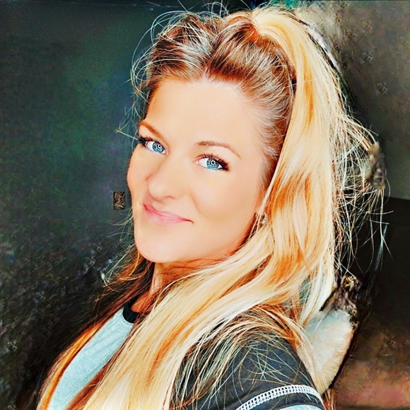 Meet your Posher, Lacey! - Picture 1 of 1